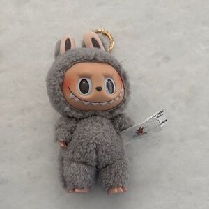 Labubu macaroon grey